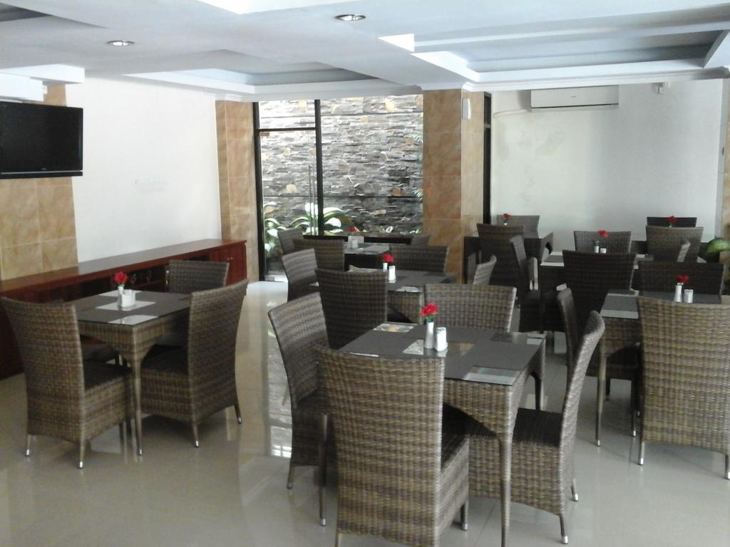 Maranatha Grand Hotel Джокьякарта Экстерьер фото