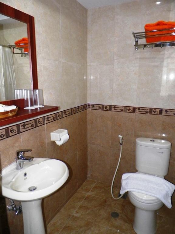 Maranatha Grand Hotel Джокьякарта Номер фото